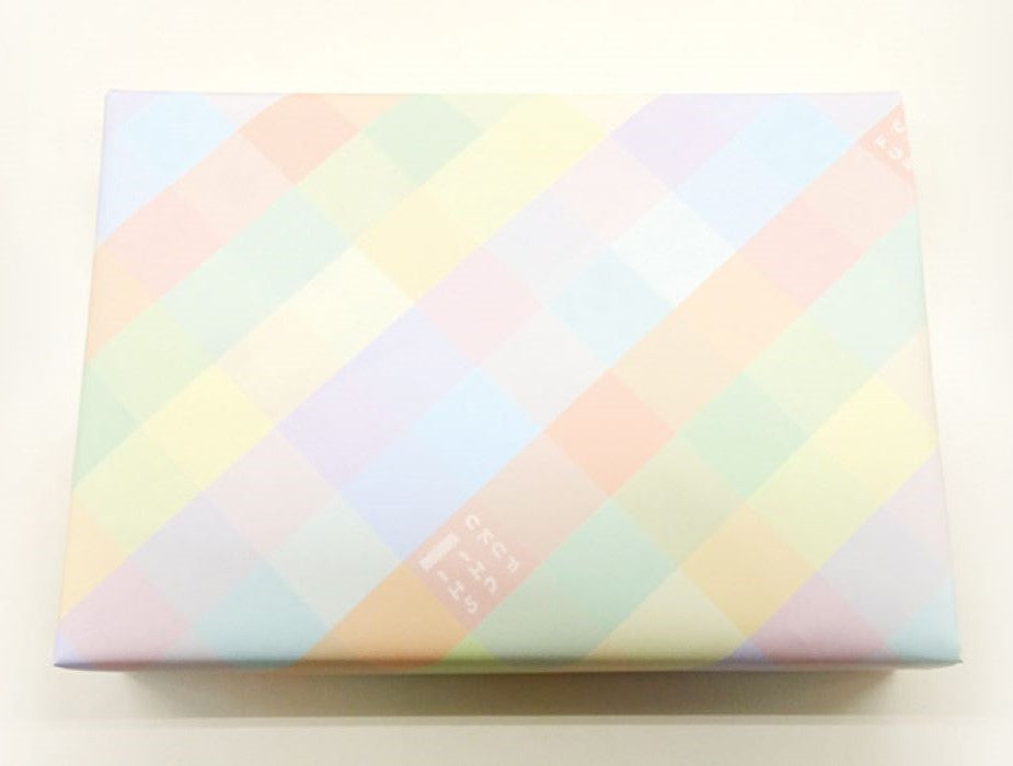 Gift wrapping (gift box)