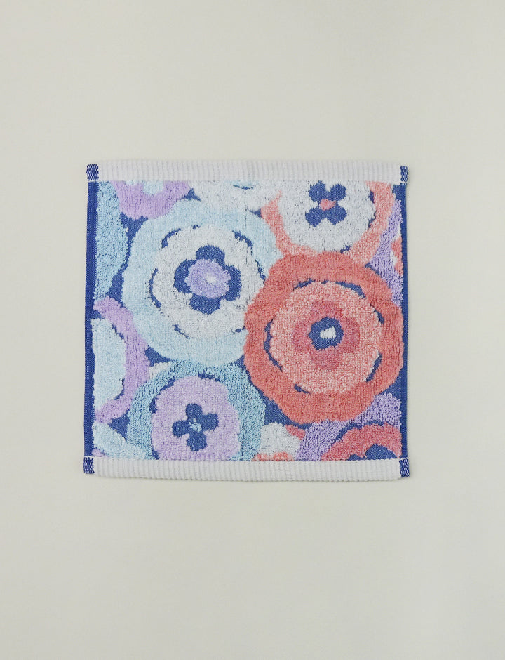 Moni hankie with paper band