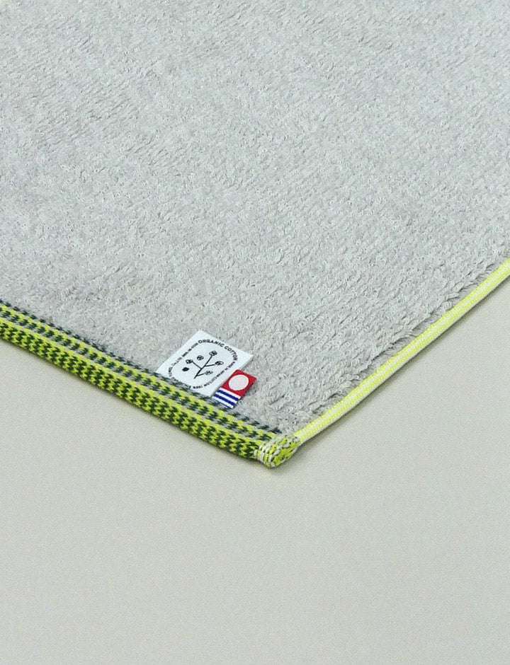 Bonny handkerchief with paper band