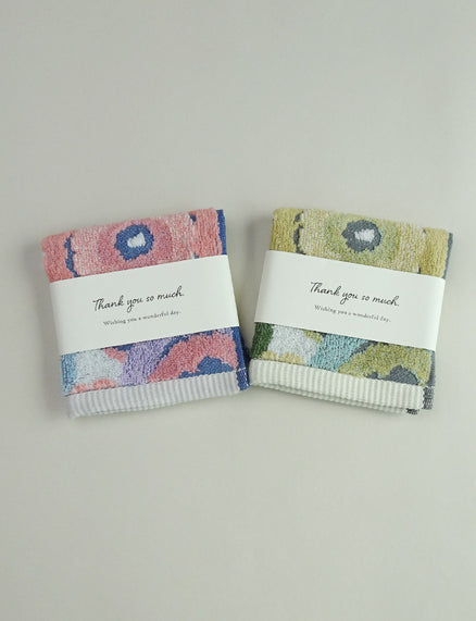 Moni hankie with paper band