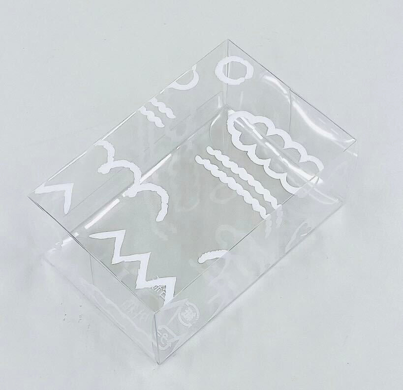 Gift wrapping (BIS case *for handkerchiefs only)